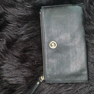 Micheal Kors Wristlet